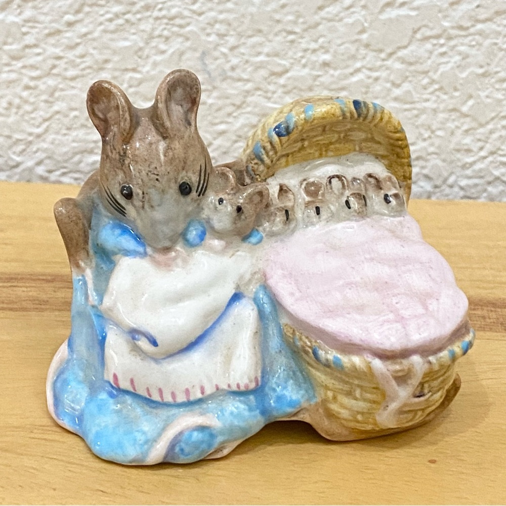 Vintage Beatrix Potter Hunca Munca Beswick England Frederick Warn Mouse Figurine